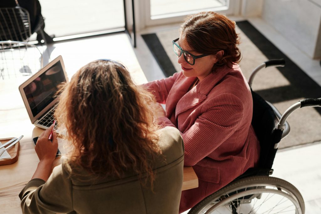 Ansök om personlig assistans – Madickens Assistans och Omsorg